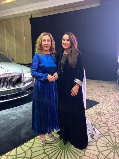 Elisabete Reis recebe prémio no Qatar