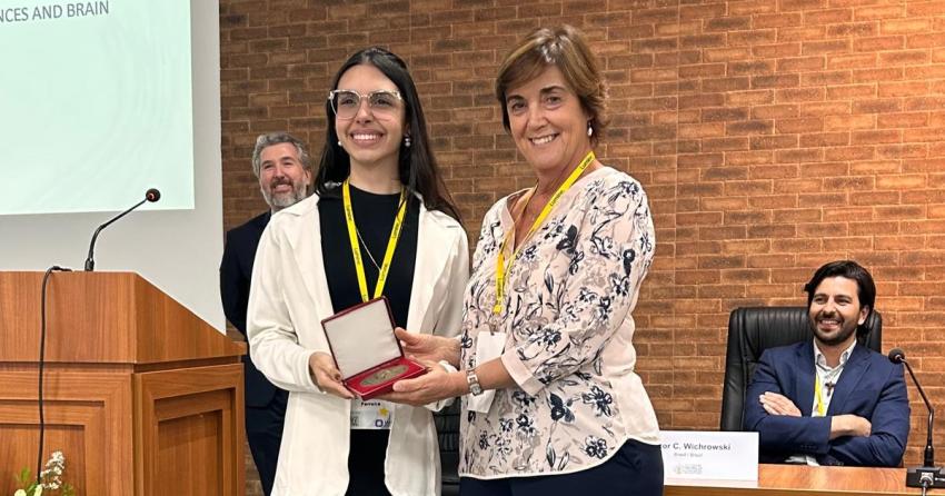 Leopoldina notícia - Médicos Católicos Portugueses atribuem Prémio Internacional João XXI a estudante brasileira de Medicina